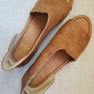 Beast Fashion Opened Toe Flats